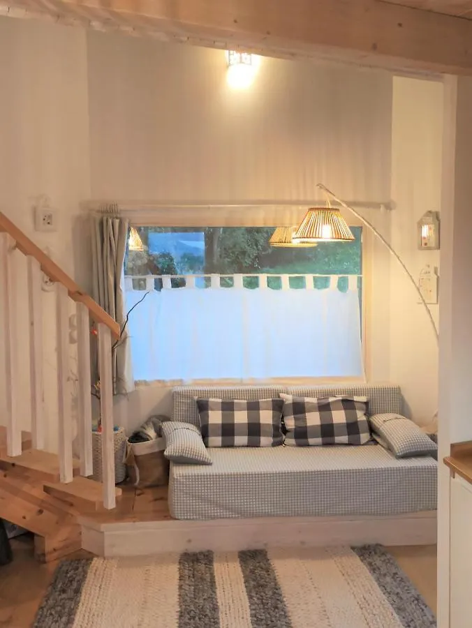 בית נופש הוילה מונגיה Mini Casa Con Jardin ספרד